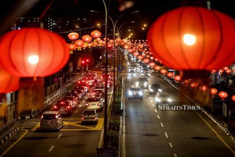 10,000 Luminous Lanterns: