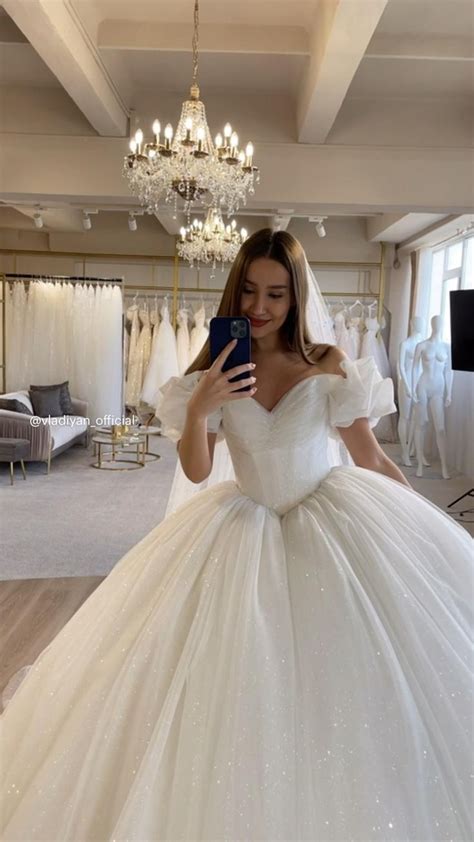 10,000 Reasons to Love Puffy Wedding Dresses