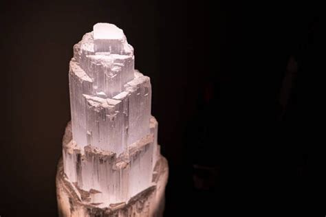 10,000 Untold Secrets of Selenite Crystal: Unveiling Its Remarkable Benefits