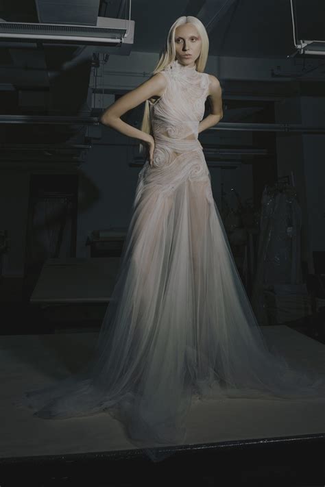 10,000 Vera Wang Dresses: The Ultimate Guide to Bridal Splendor