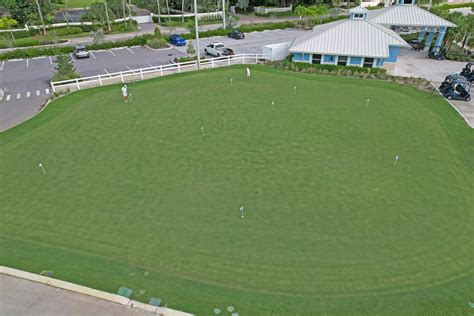 10,000 square feet of putting green: