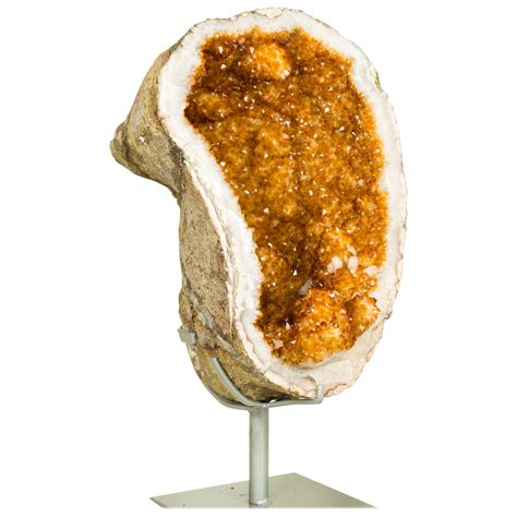 10,000-Foot Citrine Crystal Formations: A Geological Masterpiece