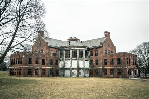 10 Abandoned Asylums Near Me You Can Actually Visit