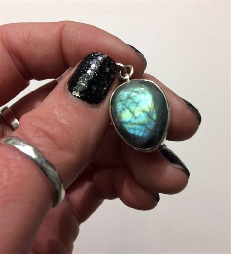 10 Amazing Labradorite Pendant Uses: Unlock the Power of Transformation