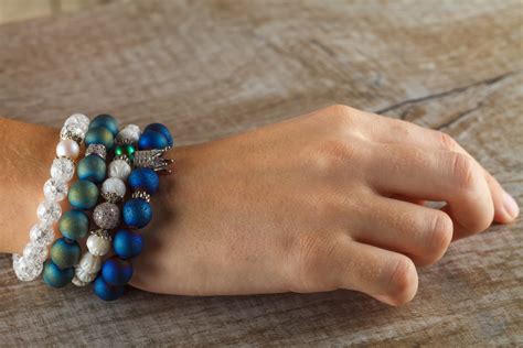 10 Benefits of Lapis Lazuli Bracelets: Enhance Your Well-being & Spirituality