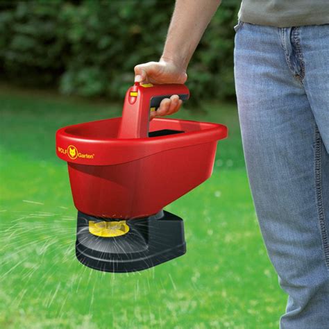 10 Best Fertilizer Hand Held Spreaders for Greener Lawns