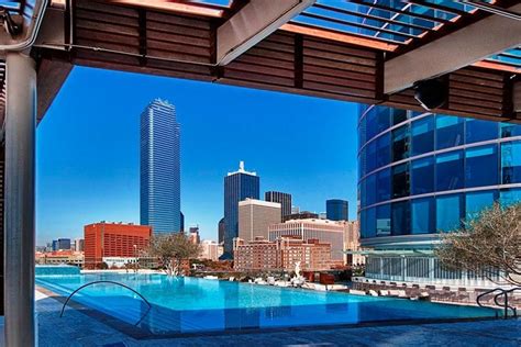 10 Best Hotels within a Stone's Throw of the Dallas Zoo