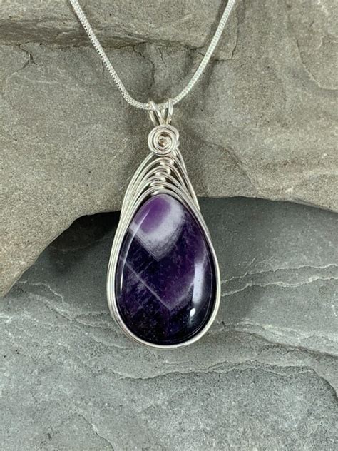 10 Chevron Amethyst Facts: Unlocking the Power of the V-Shaped Gemstone