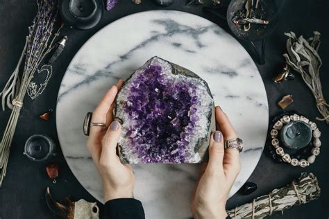 10 Crystals That Can Help You Grieve in 2025