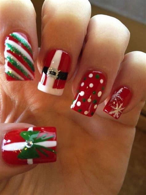 10 Easy Christmas Nail Designs for the Festive Season