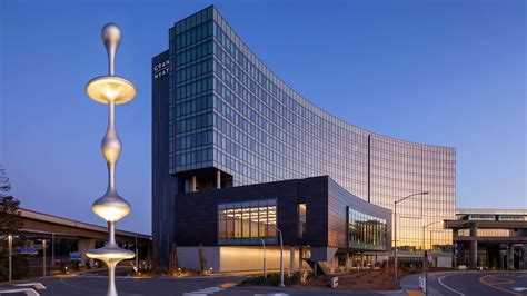 10 Exceptional Hotels Near San Francisco International Airport (SFO) For Business Travelers in 2023