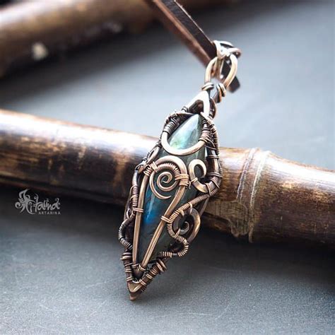 10 Extraordinary Uses of Labradorite Pendant: Unlock Mystic Charm & Healing Effects