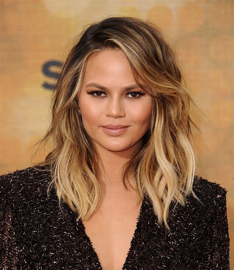 10 Game-Changing Hairstyles for Full, Round Faces