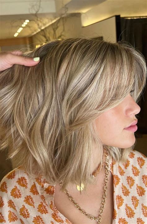 10 Gorgeous Wavy Blonde Bobs to Enhance Your Style in 2025