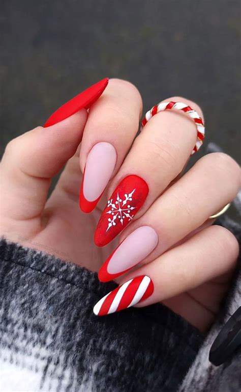 10 Irresistible Christmas Nail Art Ideas for a Festive Season