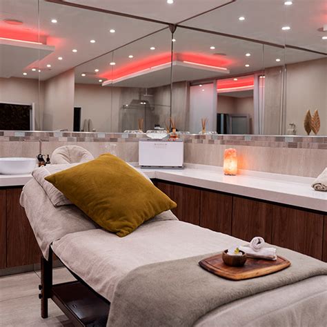 10 Luxurious Treatment Rooms: