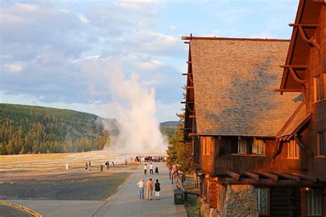 10 Perfect Places to Stay in Yellowstone National Park