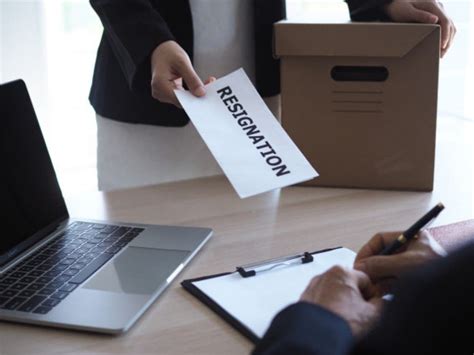 10 Pressing Reasons to Resign from Your Job