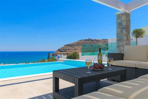 10 Private Villas: