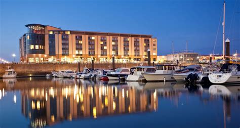 10 Reasons to Stay at the Radisson Blu Waterfront Hotel Jersey