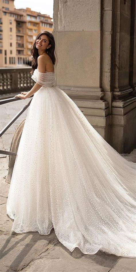 10 Romantic Bridal Dresses That Will Make You Feel Like a Fairytale Princess