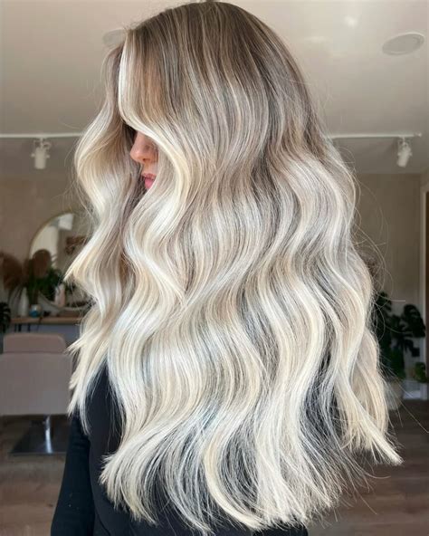 10 Sensational Platinum Ash Blonde Hair Ideas to Turn Heads