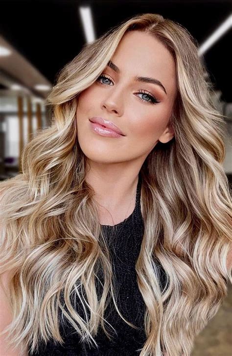 10 Stunning Fall Blonde Hair Inspirations for 2023