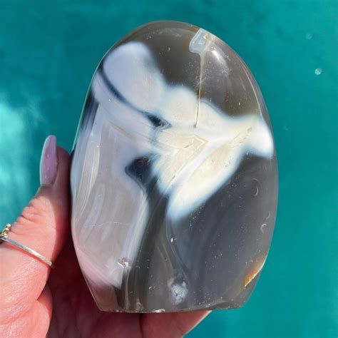 10 Unforgettable Facts About Orca Agate: A Stone of Power and Protection