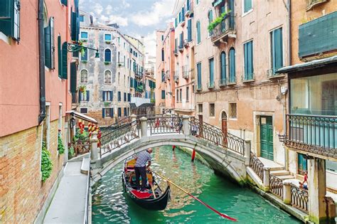 10 Venice Places to Stay That Will Make You Feel Like Royalty