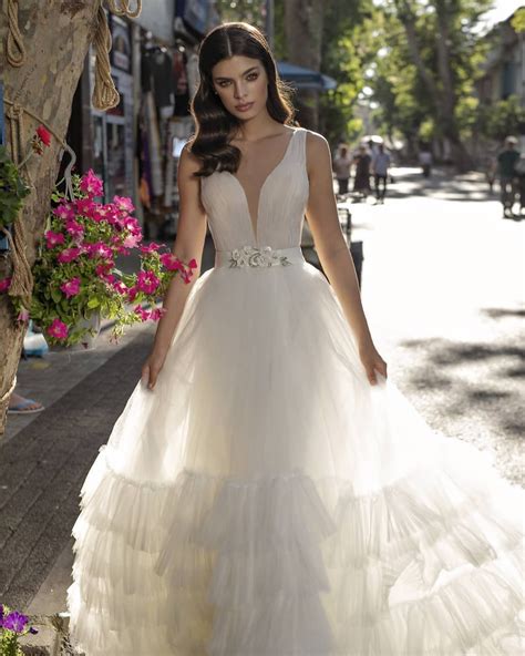 100+ Italian Wedding Dresses That Will Make You Feel Like a Princess