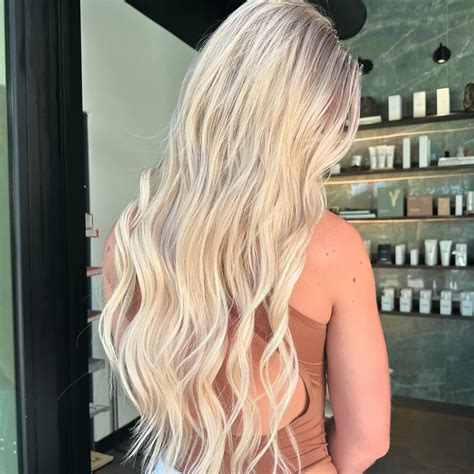 100+ Long Blonde Hairstyles Women Will Obsess Over