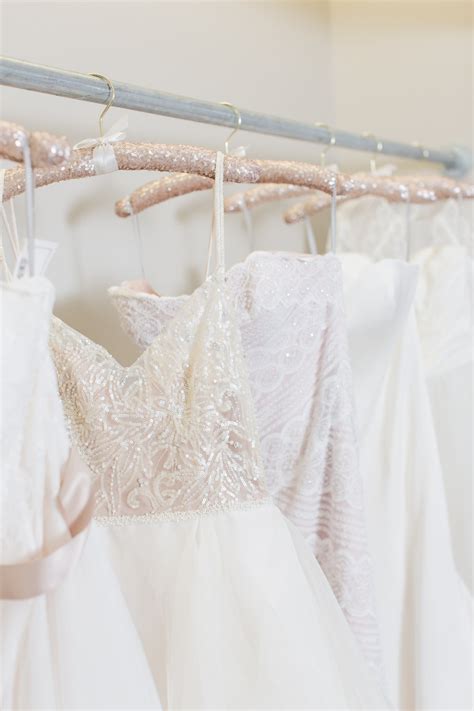 10000+ Wonderous Hangers for Your Wedding Dress