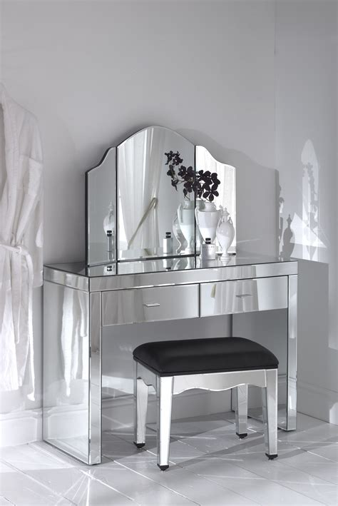 101 Dressing Tables and Mirrors: The Ultimate Guide