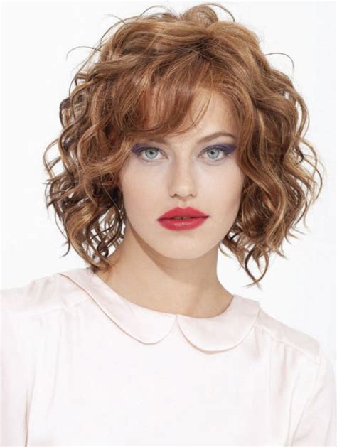 12" Wavy Chin Length Blonde Real Looking Bob Wigs: A Timeless Classic for 2025 and Beyond