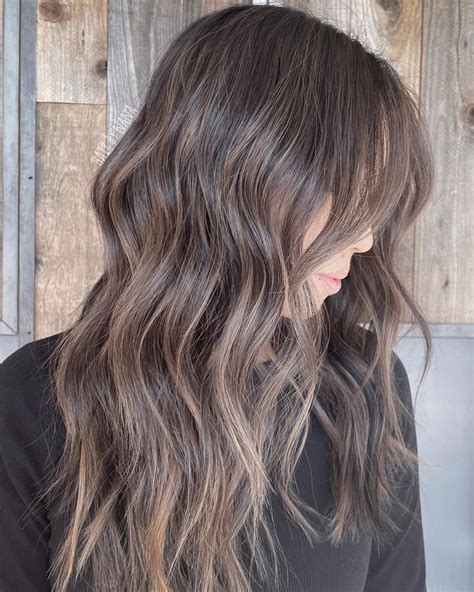 12 Ash Brown Hair Colors That'll Give You the Perfect Winter Look