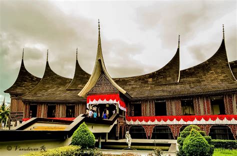 12 Essential Things to Know About Padang, West Sumatra