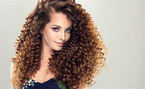 12 Secrets for Styling Curly Hair Extensions