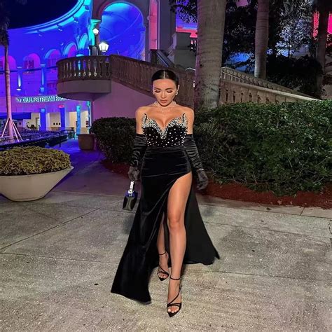 12 Sexiest Black Prom Dresses That'll Make You Shine