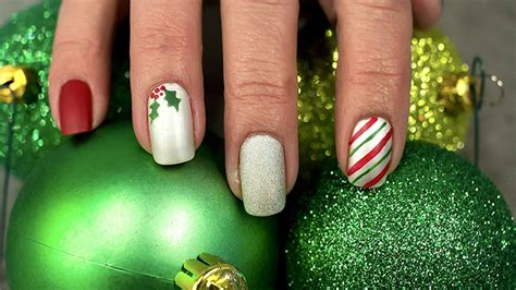 12 Simple Christmas Nail Designs for Beginners