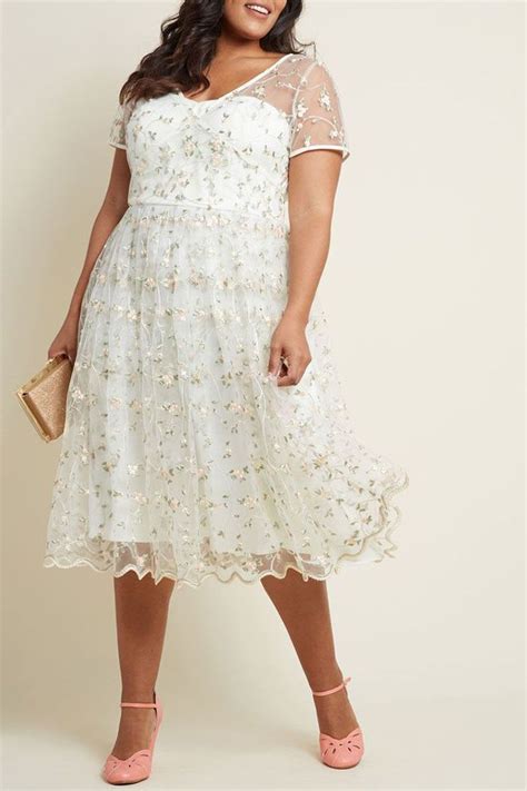 12 Unforgettable Rehearsal Dinner Dresses for Every Bride