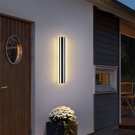 12 Unmissable Exterior LED Light Fixtures for Your Home's Facade