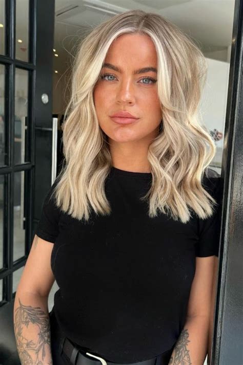 123 Hairstyles for Blonde Long Locks: Elevate Your Crown