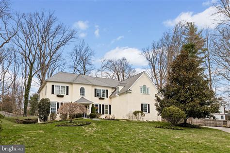 130 S Bryn Mawr Ave, Bryn Mawr, PA 19010