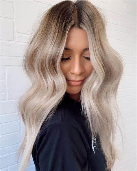 15+ Captivating Blonde Hair with Color Ombre Ideas