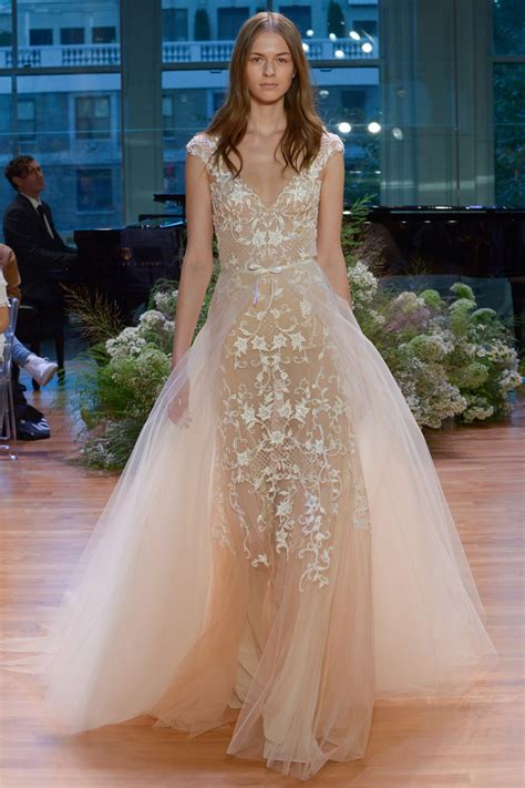 15 Monique Lhuillier Wedding Dresses That Will Steal the Show