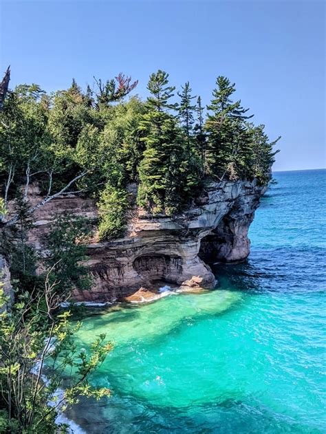 15 Top-Rated Places to Stay Near Pictured Rocks National Lakeshore