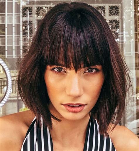 16 Chic Bangs for Oval Face Shapes: The Ultimate Guide