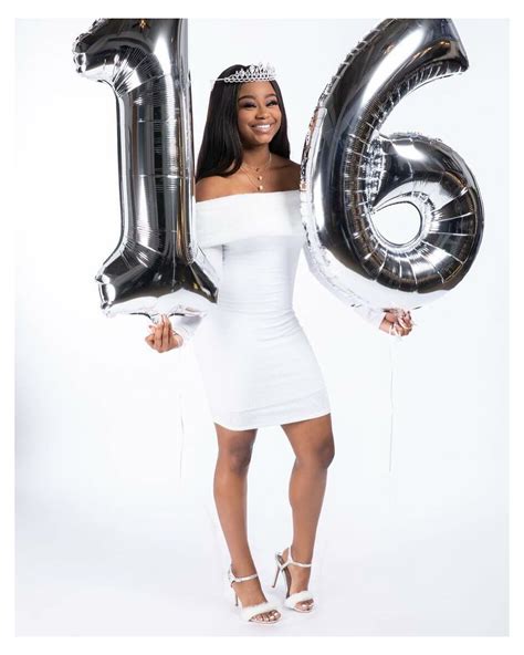 16 Extraordinary Dresses for Your Unforgettable Sixteenth Birthday