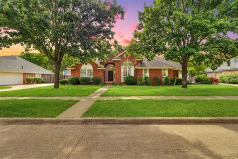 17 Homes for Sale in Waxahachie TX: Top Picks for the Discerning Buyer