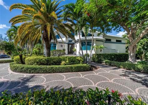 17 of the Most Luxurious Rentals on Longboat Key, Florida